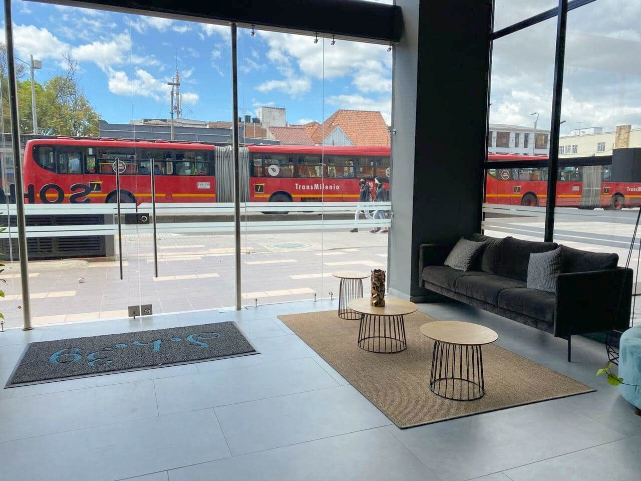 المنشأة من الداخل