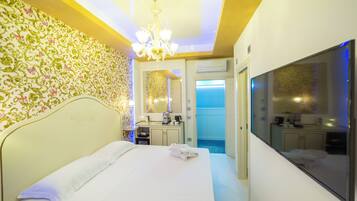 Camera Minori | Frette Italian sheets, premium bedding, down duvets, pillow-top beds