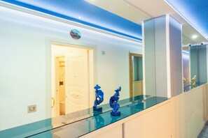 50-inch Smart TV with satellite channels, TV - Leucosya Luxury Rooms (Salerno)