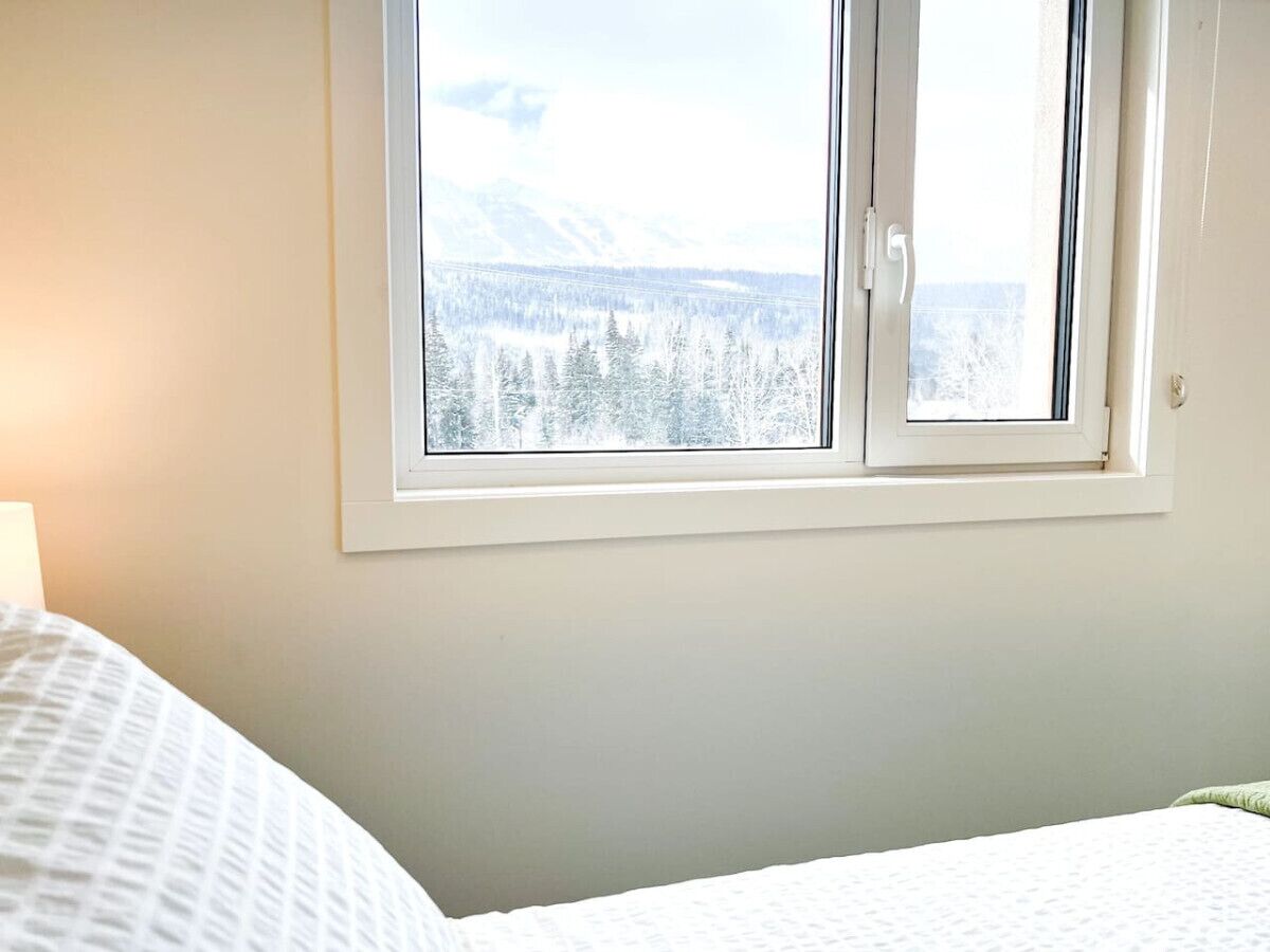 2 室のベッドルーム、デスク、WiFi、ベッドシーツ