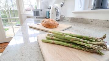 Fridge, dishwasher, electric kettle, toaster