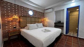 Superior tweepersoonskamer | Een kluis op de kamer, individueel gedecoreerd, gratis wifi