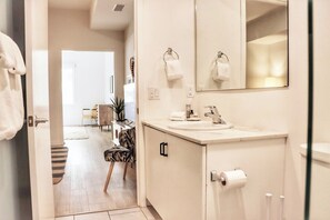 Haartrockner, Bademäntel, Handtücher