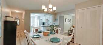 Bonita Springs Condo w/ Pool, Near Beaches!