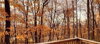 Mountainside retreat 20 minutes from Downtown