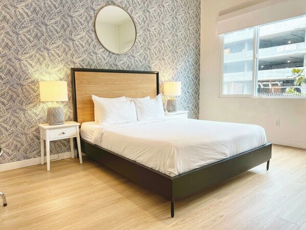 1 bedroom, iron/ironing board, travel crib, free WiFi - Fabulous Urban Retreat in San Diego (San Diego)