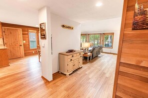 Interior - Pet-friendly hot tub, Waterpark passes, Ping Pong (Sunriver)