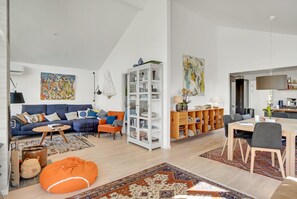 TV, fireplace, DVD player - 4 bedroom beautiful home in Vejby (Vejby)