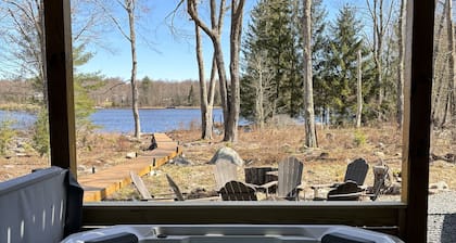 Luxurious Chalet in Blakeslee: Game Room, Hot Tub, Lake Access, Fire pit