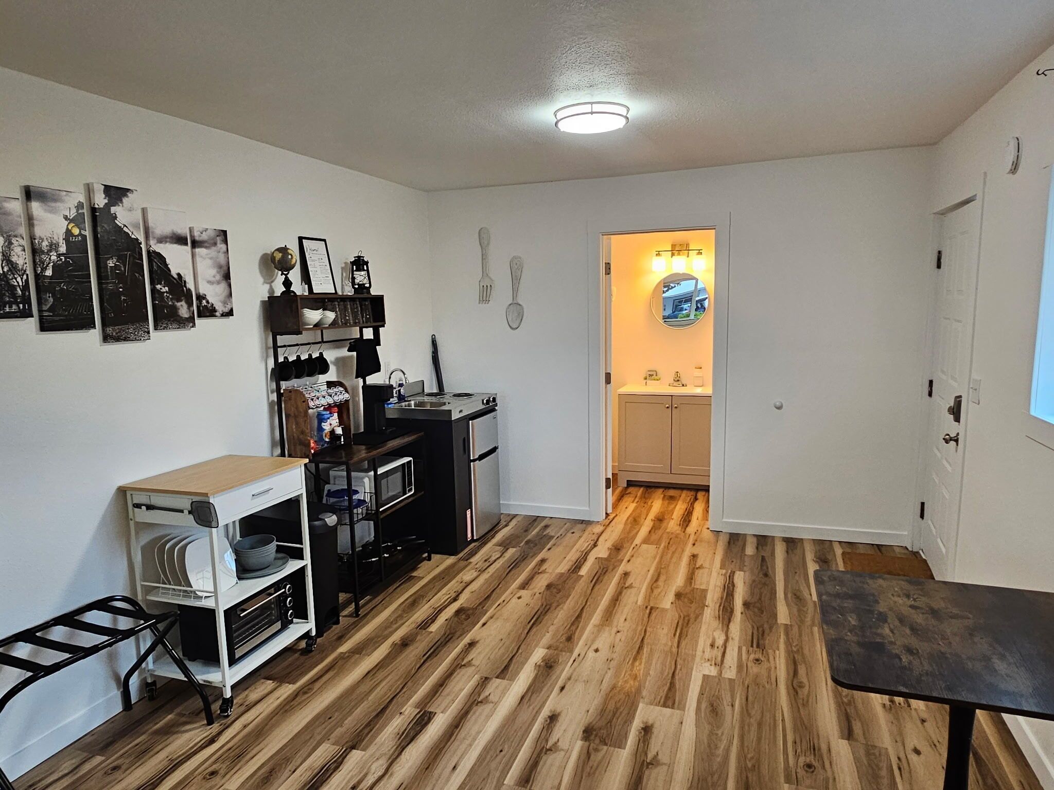Studio Suite, 1 King Bed with Sofa bed, Kitchenette | Private kitchen