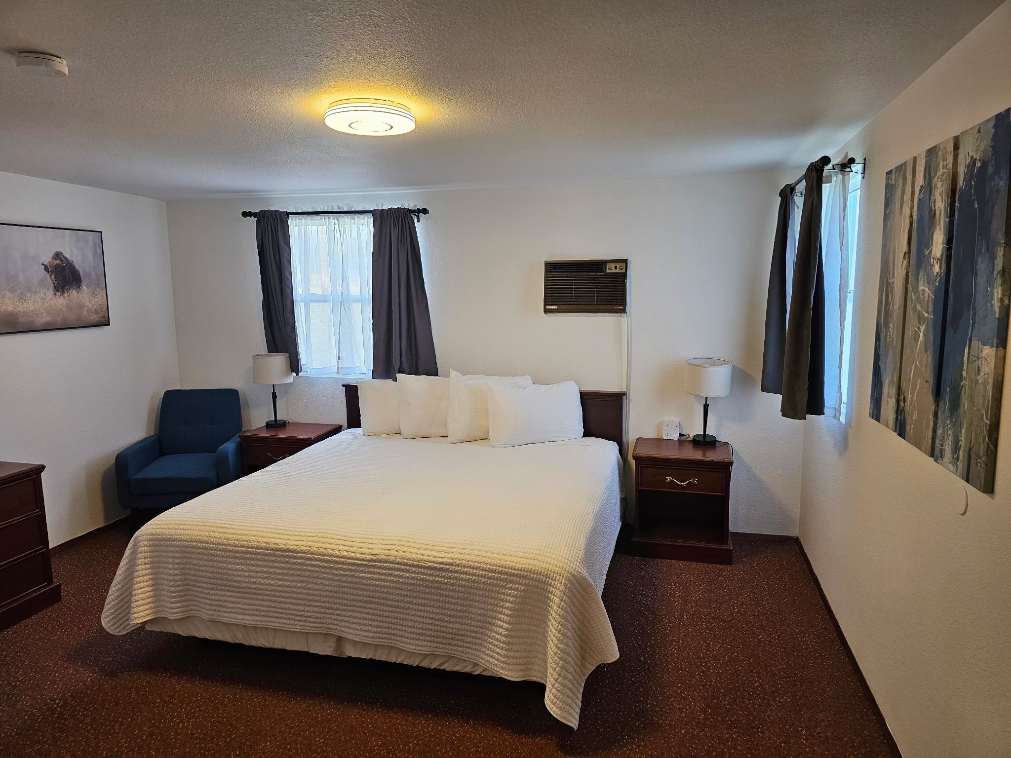 Suite, 1 King Bed with Sofa bed | Free rollaway beds, free WiFi, bed sheets