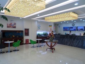 Lobby - Greentree Inn Qinhuangdao Railway Station Square Express Hotel (Qinhuangdao)