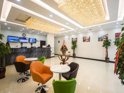 Greentree Inn Qinhuangdao Railway Station Square Express Hotel