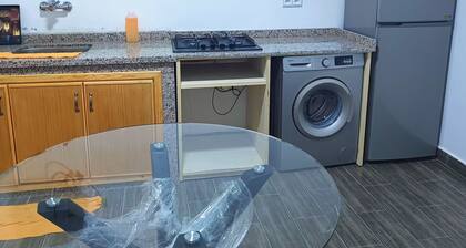 Charming Apt 2BR w/ free Parking, Netflix & WI-FI.