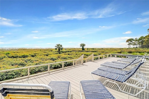 Charming Renovated Villa in Oceanfront Community w/ Pool and Direct Beach Access