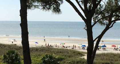 Charming Renovated Villa in Oceanfront Community w/ Pool and Direct Beach Access