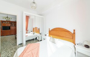 4 camere, culla da viaggio, Wi-Fi gratuito, lenzuola