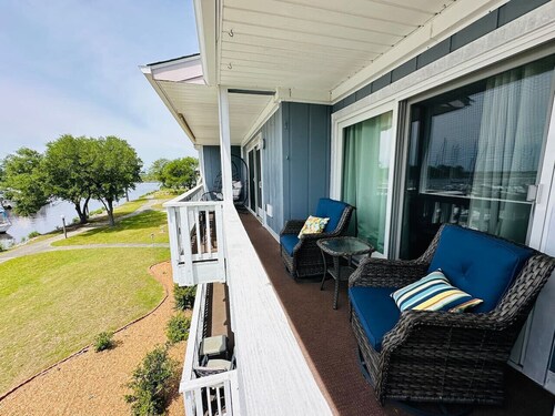 Harbourview Hideaway Marina-view; Fairfield Harbor