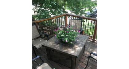 Perfect Location! Perfect House! Hot Tub, Fire Pits, Rec Room, Bikes, Family Fun