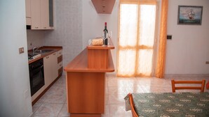 Cookware/dishes/utensils - Rivabella deluxe apartment #1 by Click Salento (GALLIPOLI)