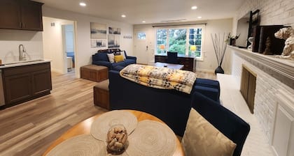 Luxury and Cozy Villa in the Vineyard (Pet Friendly!)