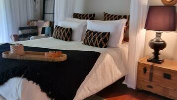 7 bedrooms, WiFi, bed sheets