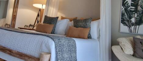 7 bedrooms, WiFi, bed sheets