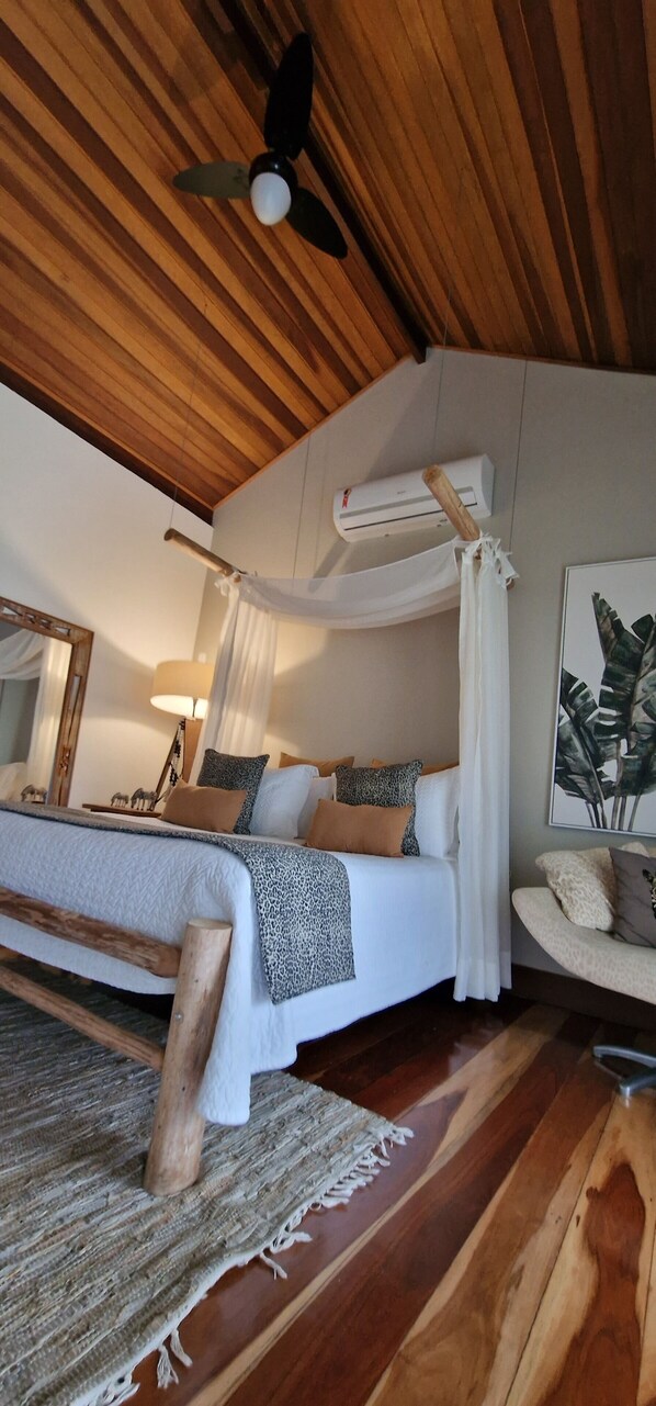 7 bedrooms, WiFi, bed sheets