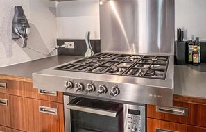 Kühlschrank, Ofen, Herdplatte, Geschirrspüler
