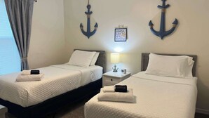 3 bedrooms, iron/ironing board, WiFi, bed sheets
