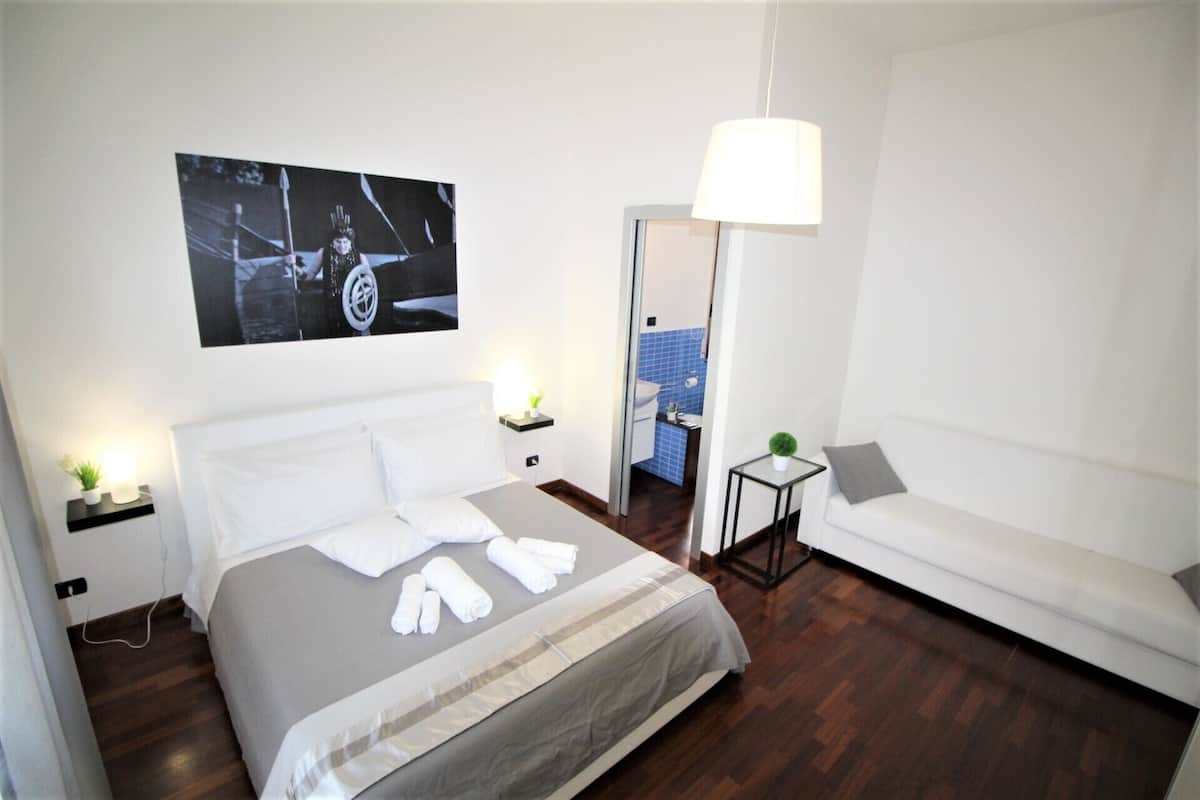 Luxury Triple Room | Premium bedding, down duvets, memory-foam beds, free WiFi