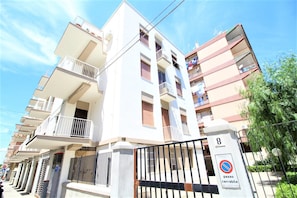 Front of property - Mythos bnb (Syracuse)