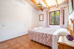 3 bedrooms, iron/ironing board, free WiFi, bed sheets - Villa Las Palmeras (Pollensa)