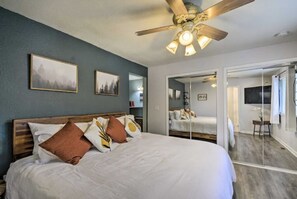 3 bedrooms, desk, iron/ironing board, free WiFi