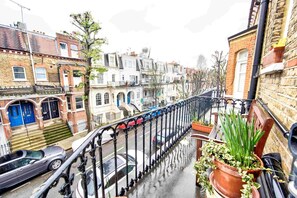 Property grounds - GuestReady - A charming home in Fulham Town (London)