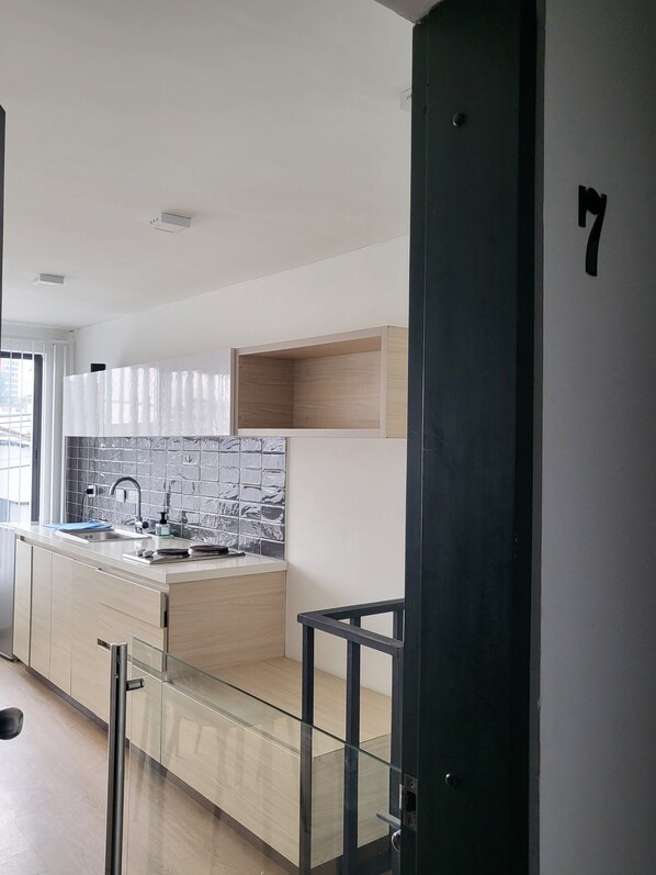 Basic Duplex, 1 Katil Ratu (Queen) dengan Katil Sofa (#7 Comodo Duplex) | 1 bilik tidur, Wi-fi percuma, cadar katil