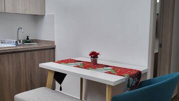 Eenvoudig appartement, 1 queensize bed (#10 Confortable) | 1 slaapkamer, gratis wifi, beddengoed