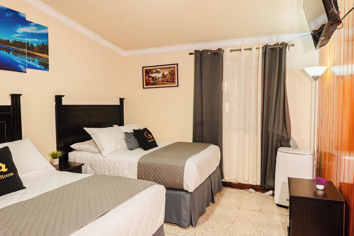 Basic Double Room | WiFi (free), bed sheets