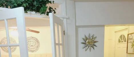 1 室のベッドルーム、WiFi (無料)