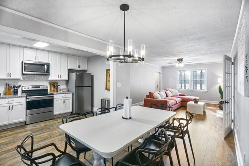 Forest Hills Cottage - 4.2 Miles from Masters