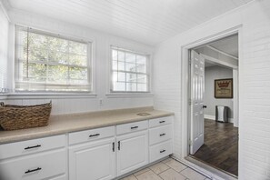 Interior - Forest Hills Cottage - 4.2 Miles from Masters (Augusta)