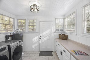 Interior - Forest Hills Cottage - 4.2 Miles from Masters (Augusta)