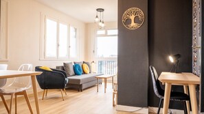 TV - Le Montbernage - Très bel appartement moderne (Poitiers)