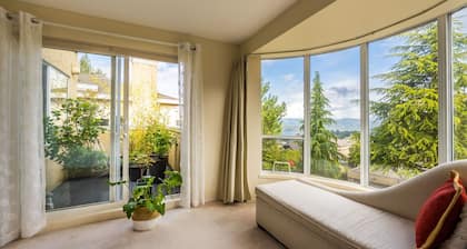 Mountain and ocean view artful deco 5 bedrooms house