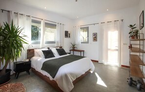 4 chambres, fer et planche à repasser, Wi-Fi gratuit, draps fournis