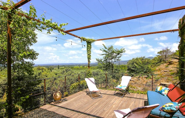 Terrace/patio - Beautiful home in Montbrison-Sur-Lez (Montbrison-Sur-Lez)