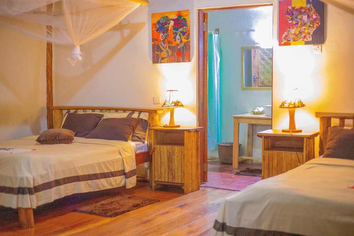 Standard Room, 2 Twin Beds | Premium bedding, iron/ironing board, bed sheets