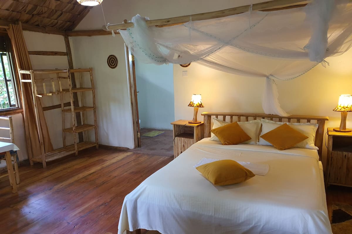 Phòng Suite Cao cấp, 1 giường cỡ queen | Bộ đồ giường cao cấp, bàn ủi/dụng cụ ủi quần áo, bộ trải giường