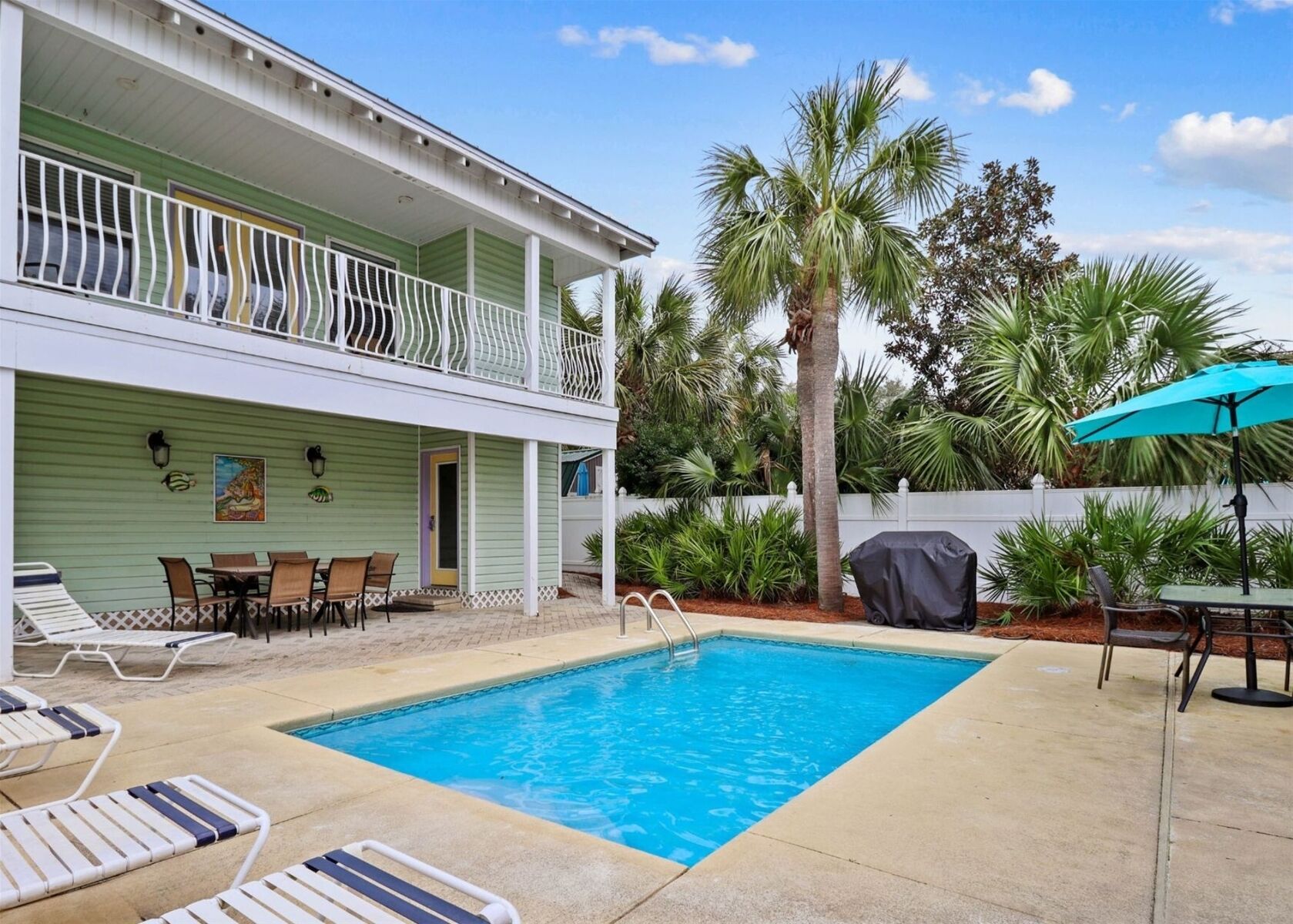 Beachy Keen - Dog-Friendly, Extra Guest House, Family Fun, Private Pool, Crystal Beach, Sleeps 14