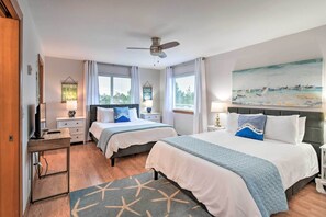 1 bedroom, desk, laptop workspace, iron/ironing board - Canal-Front Vacation Rental in Ocean Shores (Ocean Shores)